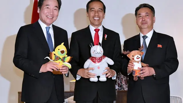 Jokowi bersama Perdana Menteri Korea Selatan Lee Nak-Yon dan Wakil Perdana Menteri Korea Utara Ri Ryong Nam (Dok. Biro Setpres Istana)