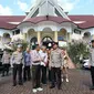 Kapolda Sulut Irjen Pol Yudhiawan memantau pengamanan ibadah paskah di sejumlah gereja di Kota Manado.