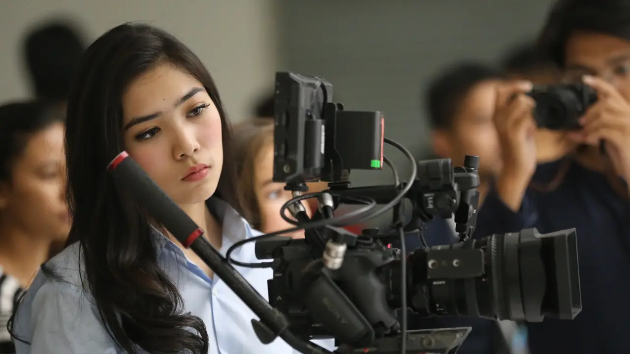 [Bintang] Isyana Sarasvati Sutradarai Video Klip Terbaru untuk Album Kedua