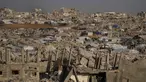 Tenda-tenda tersebar di tengah-tengah kerusakan yang luas di Jabalia, di bagian utara Jalur Gaza, Minggu 7 Desember 2025. Pemulihan permukiman penduduk di Jabalia, Jalur Gaza utara, menghadapi tantangan besar. (AP Photo/Jehad Alshrafi)