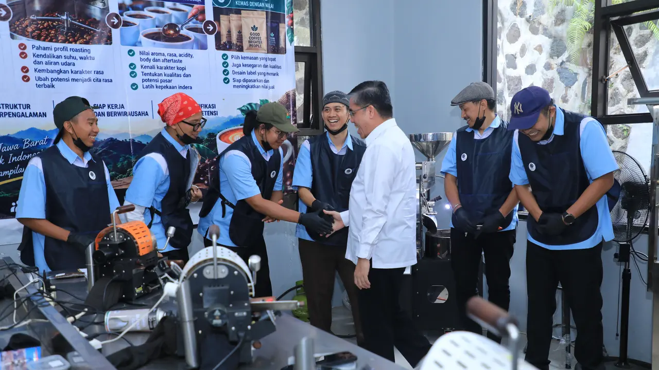 Kemnaker Bidik 70% Lulusan Vokasi Bekerja