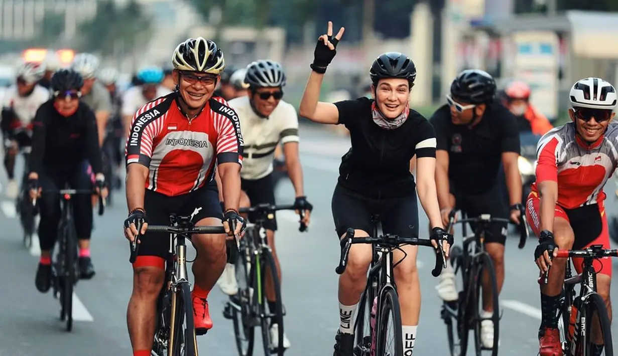 (Instagram/lunamaya)