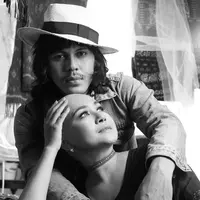 Ria Irawan dan Mayky Wongkar, potret cinta sejati. (Fotografer: Bambang E. Ros, DI: Muhammad Iqbal Nurfajri)