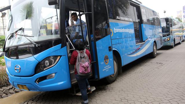 Bus TransJabodetabek Premium