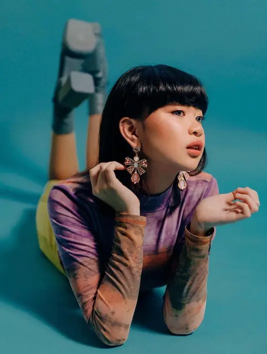 Selain multitalenta, Zara juga kerap tampil dengan gaya busana yang modis di usianya yang menginjak 15 tahun. (Instagram/zara_leola_official).