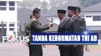 Prosesi penyematan penghargaan dipimpin langsung oleh KSAD Jenderal TNI Andika Perkasa.