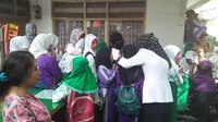 Eksekusi terpaksa dilaksanakan setelah pihak Yayasan Nurul At Taqwa menolak bergabung dengan Yayasan Masjid Baiturrahman. (Liputan6.com/Eka Hakim)