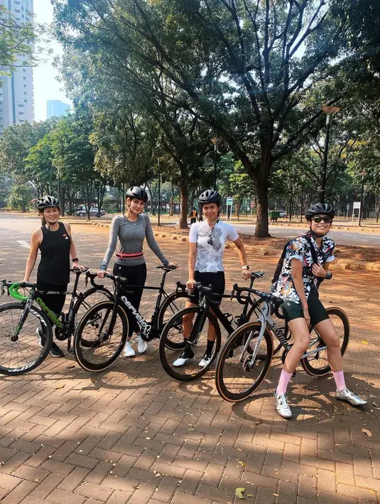 Luna Maya (Instagram/lunamaya)