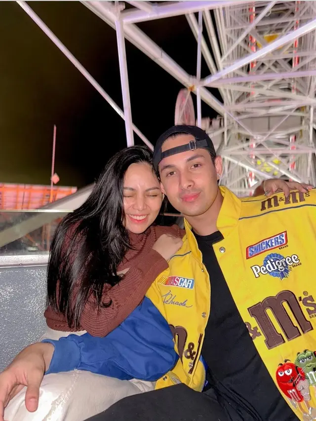 Rachel Vennya dan Salim Nauderer Liburan