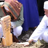 Istri kedua Opick Meninggal dunia, Opick: 8 pintu surge sekarang terbuka dan darimana saja dia boleh masuk.