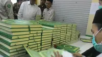 Menteri Agama Lukman Hakim Saifuddin saat launching Al-Quran Standar Indonesia di Unit Pembuatan Al-Quran. (Liputan6.com/Achmad Sudarno)