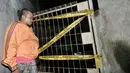Suasana rumah terduga teroris di kawasan Cipayung, Jakarta, Selasa malam (24/6/14). (Liputan6.com/Johan Tallo)