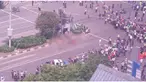 Ledakan dan letusan tembakan terjadi di sekitar Gedung Sarinah, Jalan MH Thamrin, Jakarta. Terdapat 6 ledakan diduga bom mengguncang perempatan Sarinah, Jakarta Pusat. Baku tembak juga terjadi. Pantauan Liputan6.com di lokasi, Kamis (14/1/2016), aparat ke