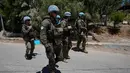 Pasukan penjaga perdamaian Perserikatan Bangsa Bangsa (PBB) asal Spanyol berpatroli di pintu masuk desa Dibbine, Lebanon Tenggara, Jumat 5 Juni 2026, sehari setelah pasukan Israel mundur menyusul bentrokan sengit dengan Hizbullah. (AP Photo/Hussein Malla)