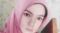 Biasanya tampil seksi, kini artis-artis ini kenakan hijab sambut Ramadan.