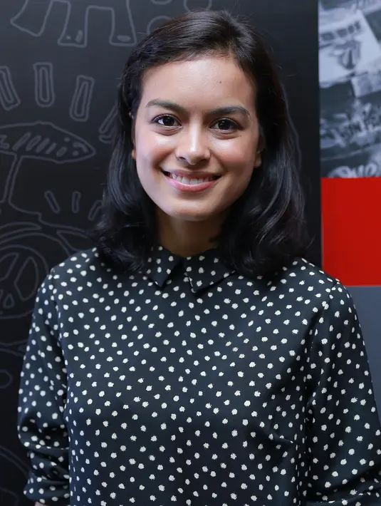 Ditemui di The Energy Building, kawasan SCBD, Jakarta Selatan, Kamis (29/10/2015), Eva Celia tak ingin disebut tidak mandiri lantaran mendapat perhatian kedua orangtuanya dalam bermusik. (Galih W. Satria/Bintang.com)