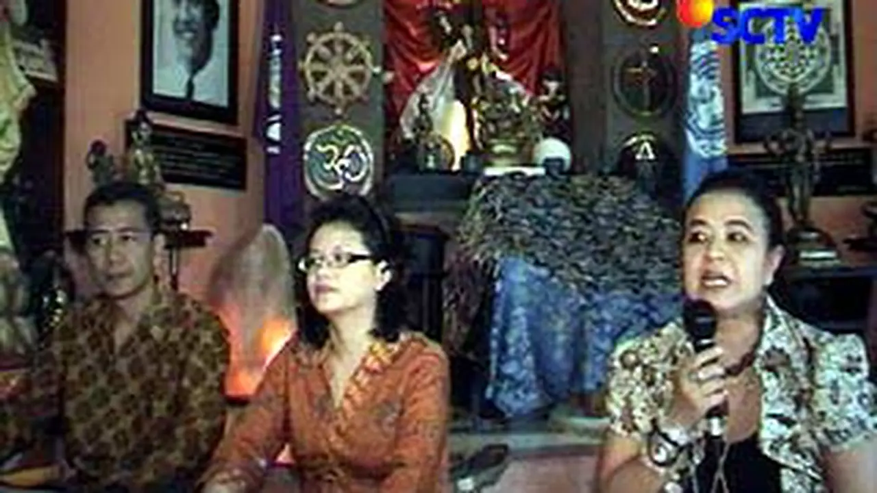 100214aanand_centre.jpg