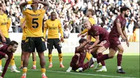 Selebrasi John Stones saat Manchester City menang atas Wolverhampton di Liga Inggris (AFP)