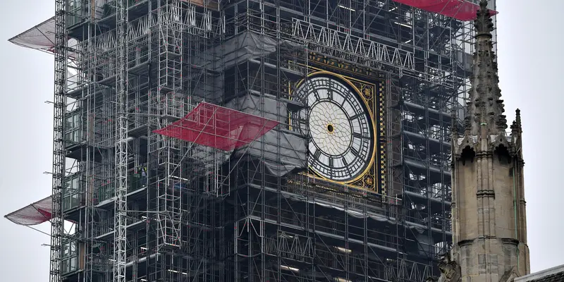 Pemandangan Ketika Jarum Jam di Big Ben London Menghilang