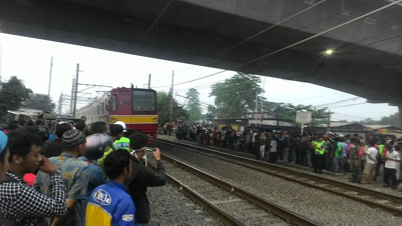 Kecelakaan di perlintasan kereta