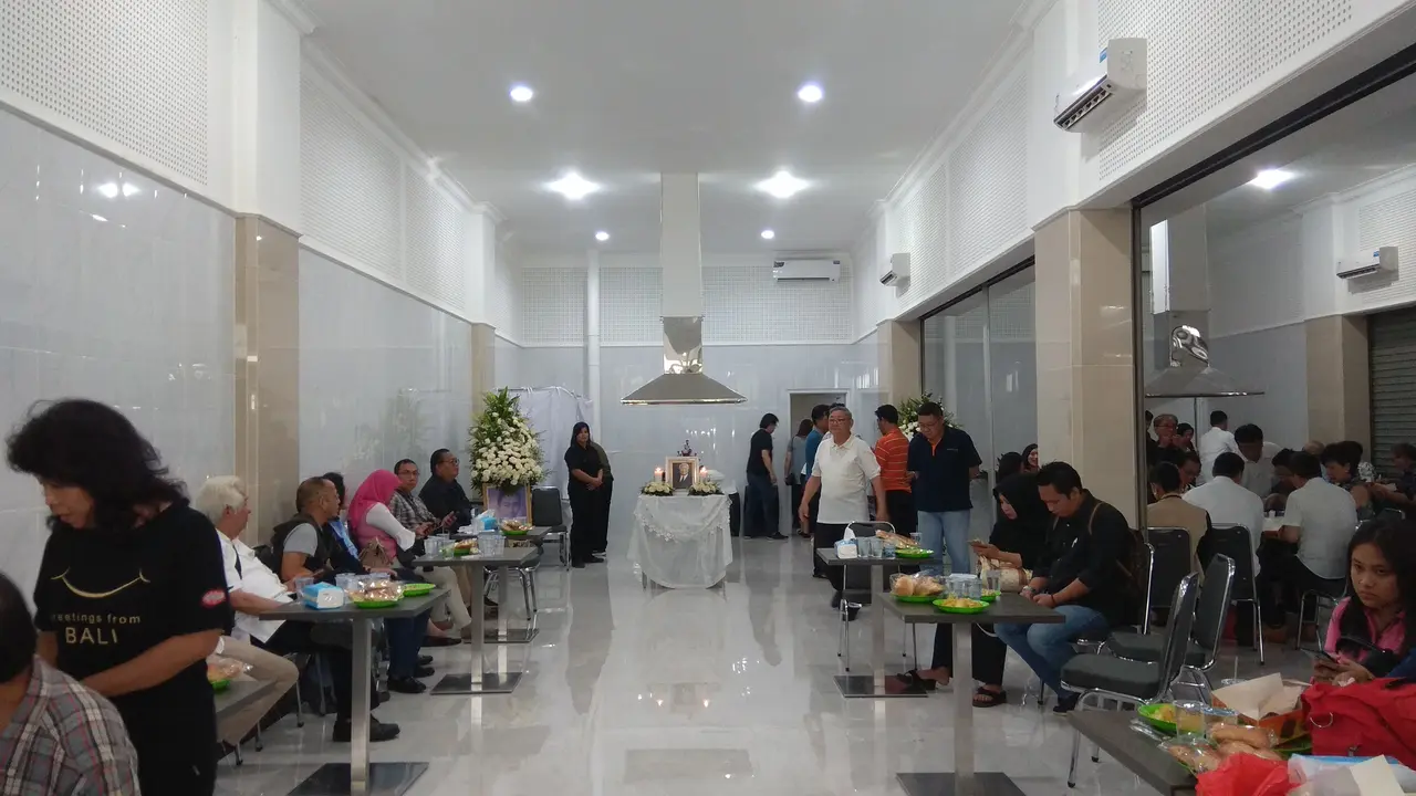 Suasana rumah duka Pendiri Matahari Hari Darmawan. (Liputan6.com/Achmad Sudarno)