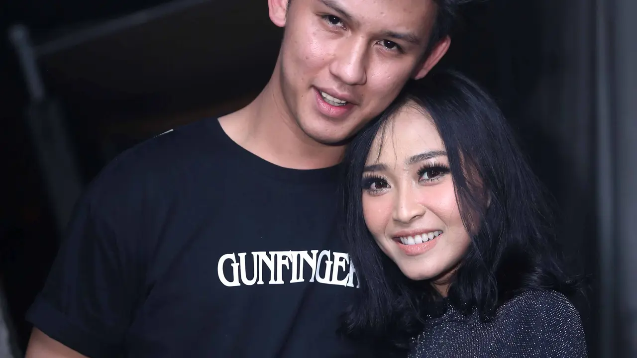 Jevin Julian dan Rinni Wulandari