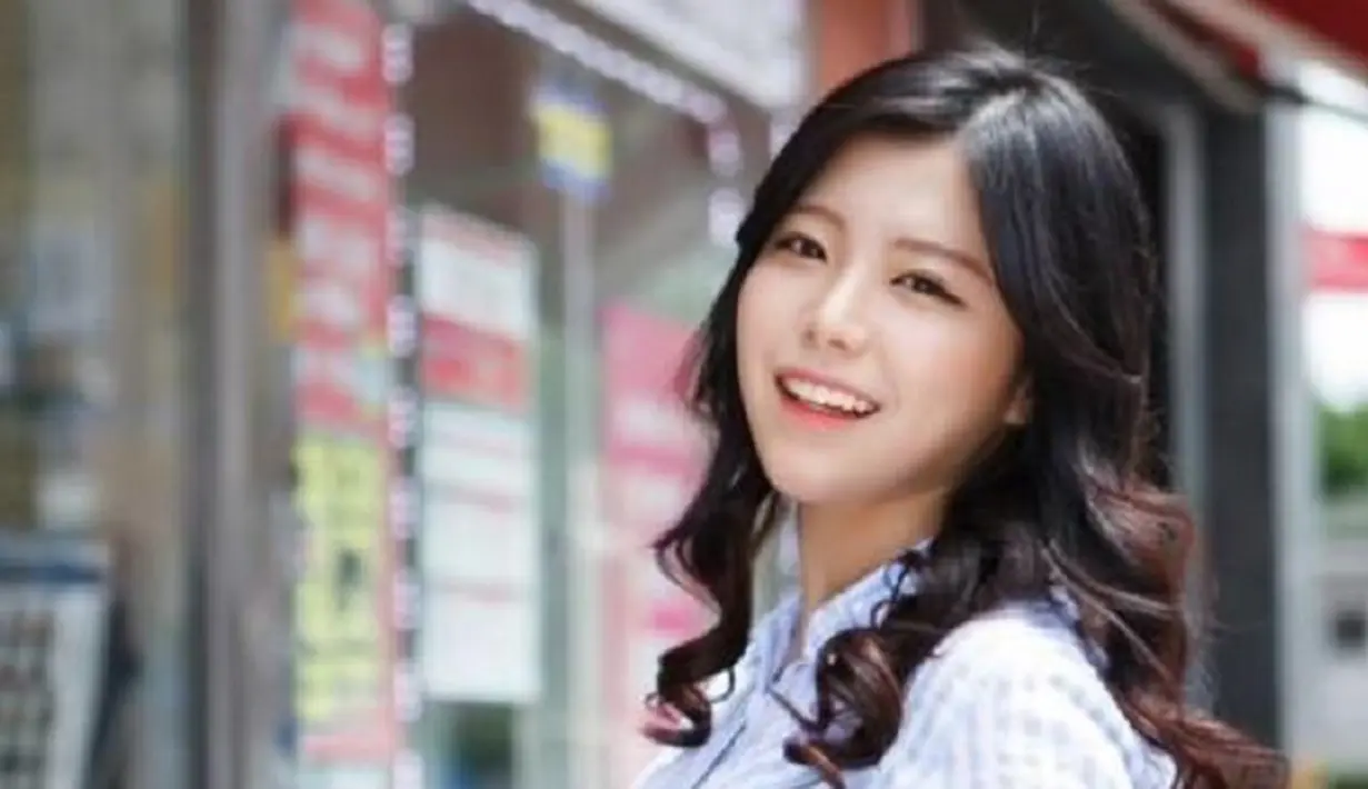 Meninggalnya Kang Doo Ri mengejutkan banyak pihak. Ia meninggal lantaran mengalami kecelakaan mobil pada 14 Desember 2015. (Foto: Soompi.com)