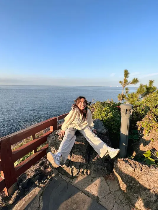 Wanita 20 tahun itu tengah menikmati waktu rehat sejenak dari dunia hiburan. [fuji_an]