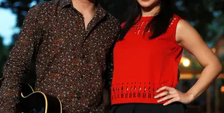 Nikita Willy Kerap tampil mesra dalam video klip terbarunya yang berjudul 'Andai Kau Bisa Mengerti' Bersama Calvin Jeremy. (Wimbarsana Kewas/Bintang.com)