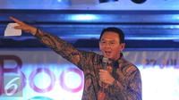 Gubernur DKI Jakarta Basuki Tjahaja Purnama geram dengan harga barang di JakBook dan Edu Fair 2015 lebih mahal dari harga pasaran, Jakarta, Senin (27/7). Ahok menghimbau agar warga tidak lagi belanja dipameran tersebut. (Liputan6.com/Herman Zakharia)