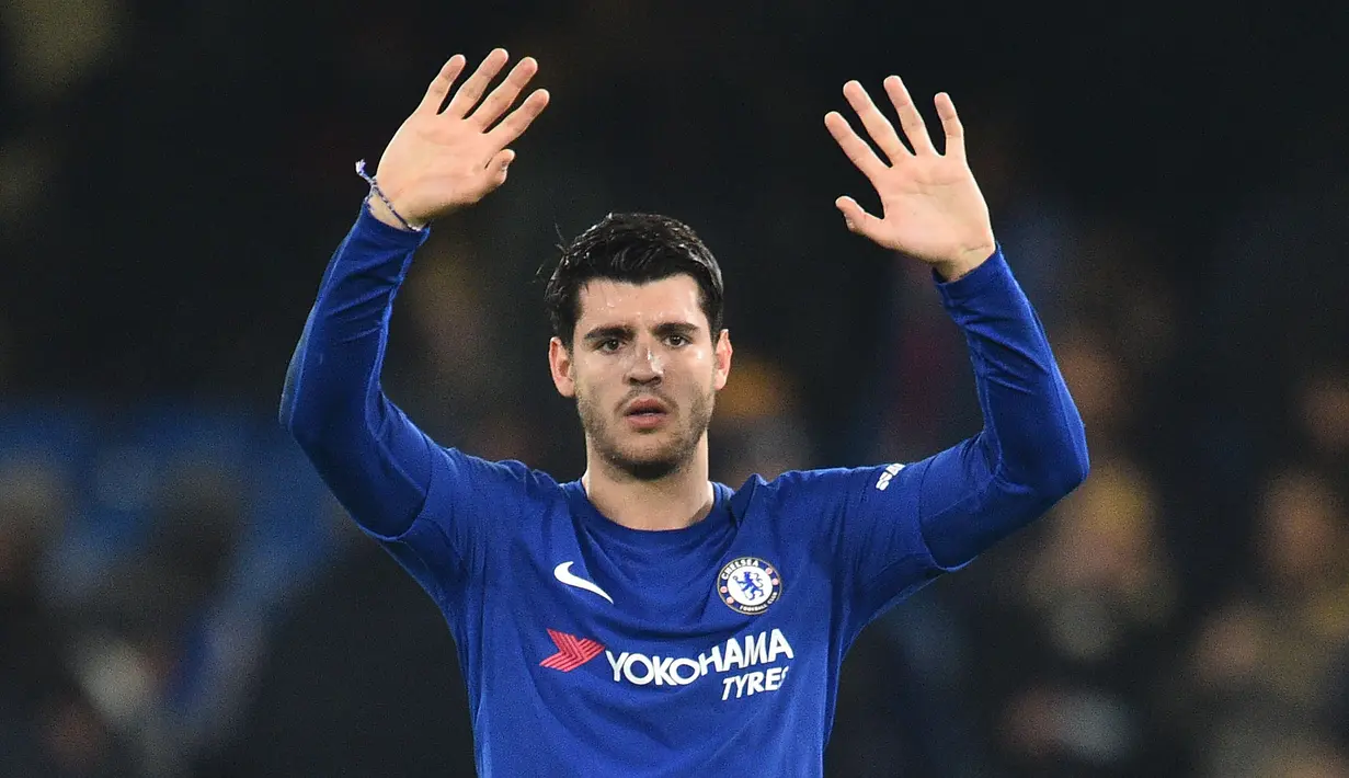 Alvaro Morata (56 juta euro) - Striker asal Spanyol ini akhirnya dilepas Chelsea ke Atletico Madrid pada awal Juli 2020 ini dengan harga transfer 56 juta euro. (AFP/Glyn Kirk)