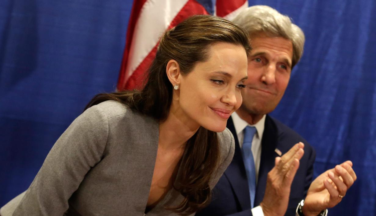 Lama Tak Muncul Angelina Jolie Hadiri Acara Buka Puasa Bersama Menlu As Foto Liputan6 Com