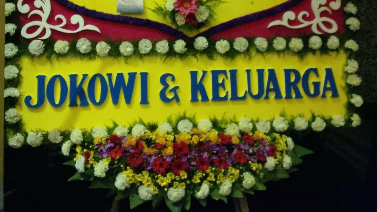 Karangan Bunga dari Jokowi di Resepsi Putri Setya Novanto