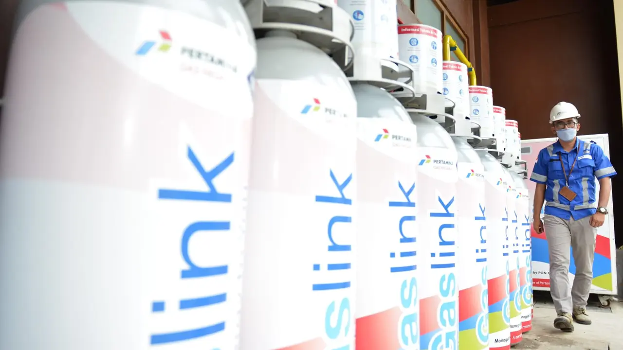 Gaslink C-cyl adalah Compressed Natural Gas (CNG) untuk pelanggan sektor industri dan komersial