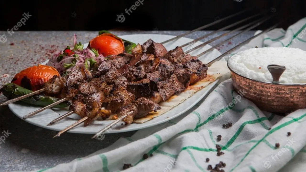 Jelang Idul Adha, Dokter Ingatkan Risiko Kanker di Balik Hidangan Sate dan Daging Bakar