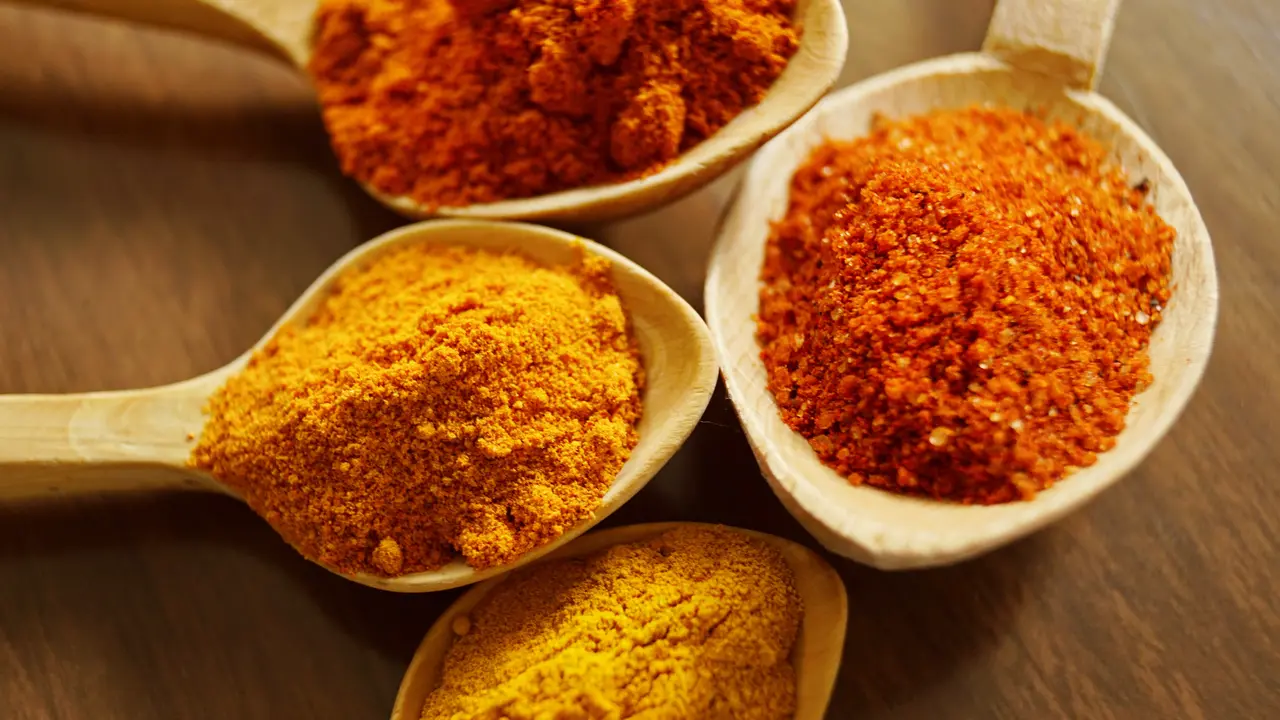 Atasi Jerawat dan Bekasnya, Resep DIY Masker Tepung Beras dan Kunyit