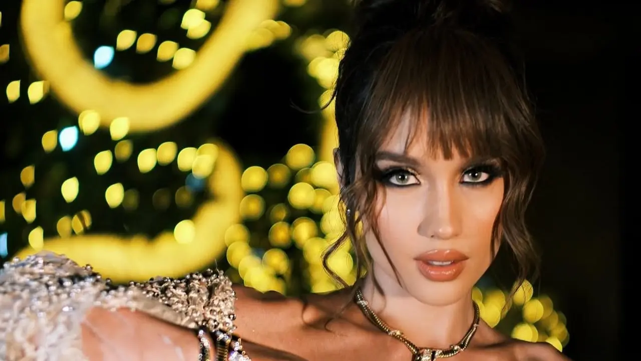 Gaya Makeup dan Rambut ala Cinta Laura yang Selalu On Point (Instagram/@claurakiehl)