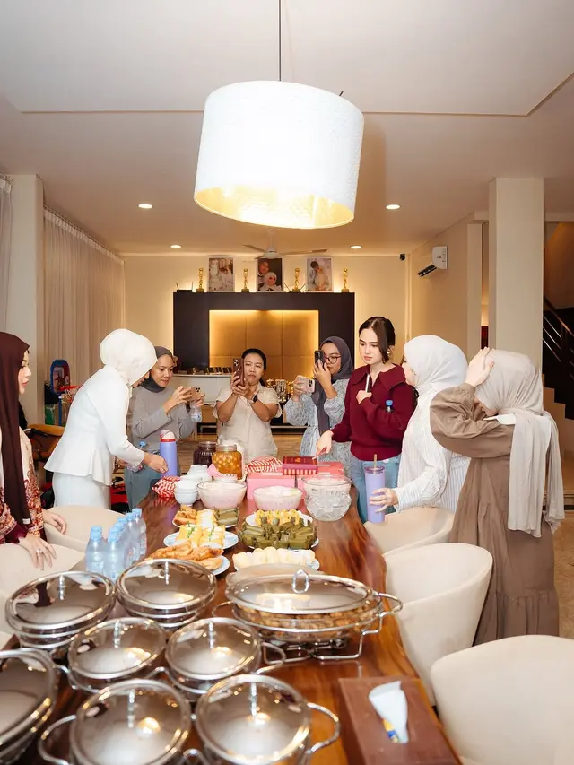 Gaya Kasual Geng Mamayu: Syifa Hadju, Aurel Hermansyah, hingga Kesha Ratuliu Saat Bukber