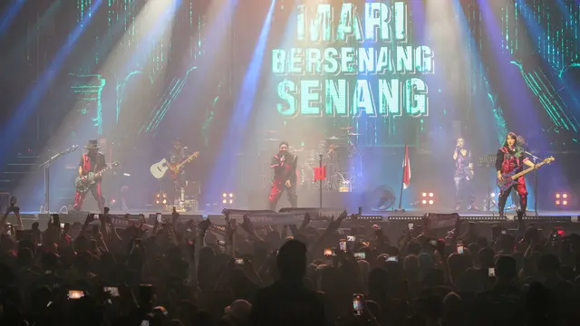 Konser Dua Dekade Kotak sukses digelar di GBK Basketball Hall, Senayan, Jakarta, pada Sabtu (23/11/2024) malam.