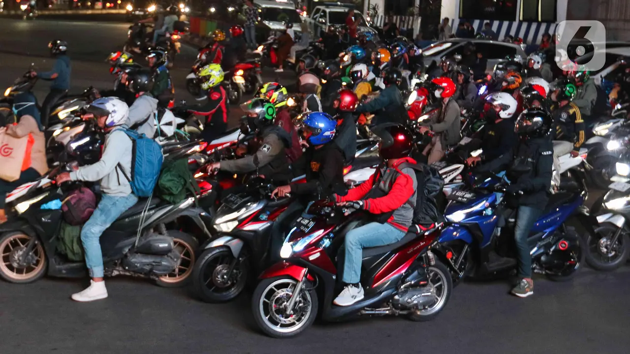 Jalan Kalimalang Bekasi Masih Dipenuhi Pemudik