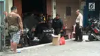 Sebuah benda mencurigakan ditemukan warga di Komplek Duta Mas, Grogol Petamburan. Tak mau ambil risiko, warga meminta Gegana untuk memeriksanya.