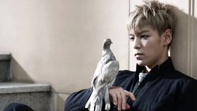 [Bintang] Lanjutkan Wajib Militer, T.O.P BigBang Tertunduk Malu dan Enggan Menyapa Penggemar