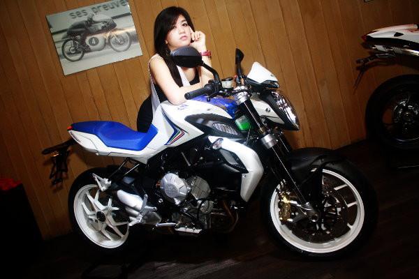 MV Agusta Brutale 800