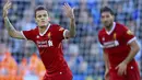 Gelandang Liverpool, Philippe Coutinho, merayakan gol yang dicetaknya ke gawang Leicester pada laga Premier League di Stadion King Power, Leicester, Sabtu (23/9/2017). Leicester kalah 2-3 dari Liverpool. (AP/Mike Egerton)