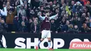 Asensio menggandakan keunggulan Villa melalui tembakan kaki kiri di dalam kotak penalti pada menit ke-80. Kemenangan ini membuat Villa memperpanjang rekor tak terkalahkan di kandang menjadi 15 laga. (AP Photo/Darren Staples)