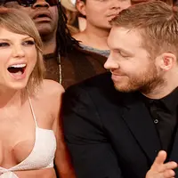 Kini perang dingin tengah terjadi diantara Calvin Harris dan Taylor Swift. Calvin Harris merasa kesal dengan pihak manajemen Taylor Swift yang konfirmasi melalui majalah People tentang pembuatan lagu 'This Is What You Came For'. (Dailymail/Bintang.com)