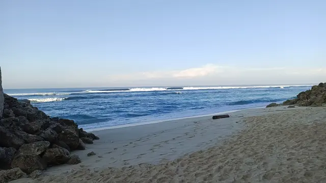 Foto Pantai Melasti Pukul 07.00 pagi