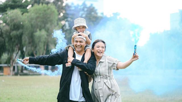 Siap Sambut Anak Laki-Laki, Ini 6 Potret Keluarga Kecil Glenn Alinskie dan Chelsea Olivia