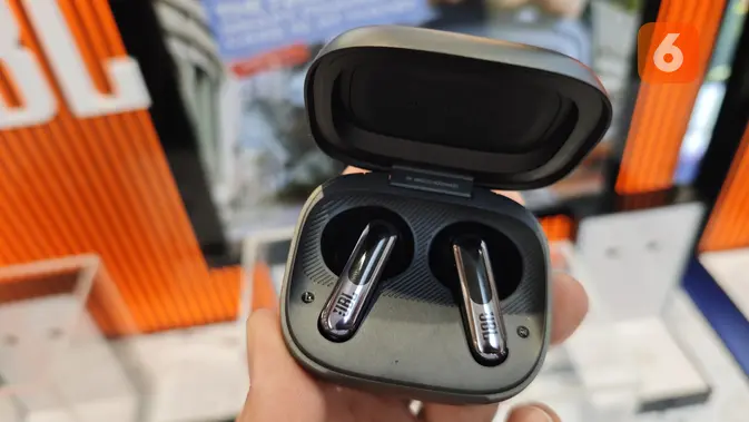 <p>JBL Live Flex 3. Liputan6.com/Iskandar</p>