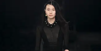Givenchy memeriahkan gelaran Paris Fashion week lewat koleksi pakaian, tas, dan sepatu terbaru untuk koleksi Men’s and Women’s Fall/Winter 2022, Minggu (6/3/2022) pukul 8 malam waktu Paris. (Dok/GIVENCHY)